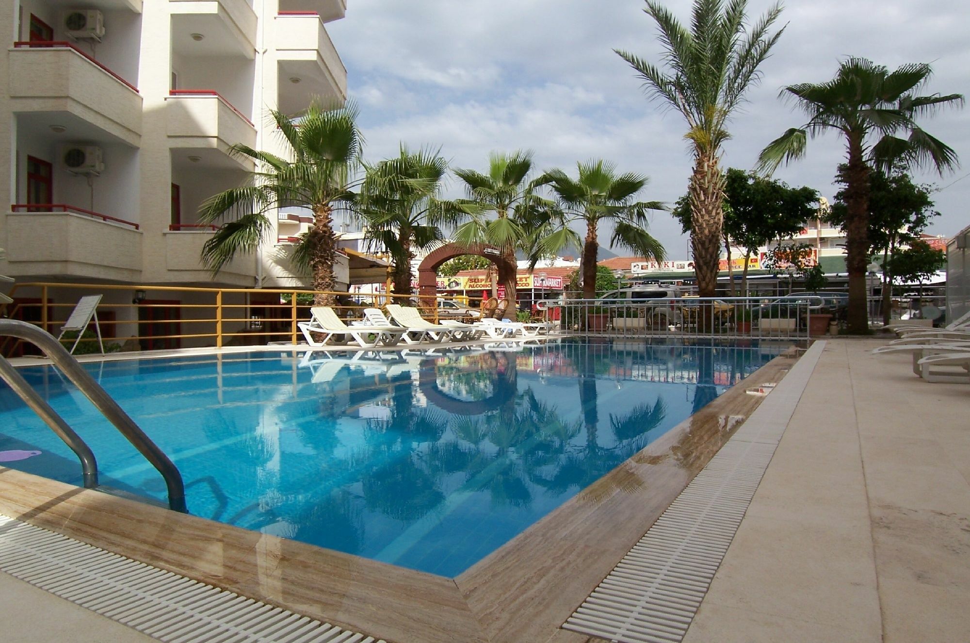 Semiz Apart Hotel Alanya Exterior photo
